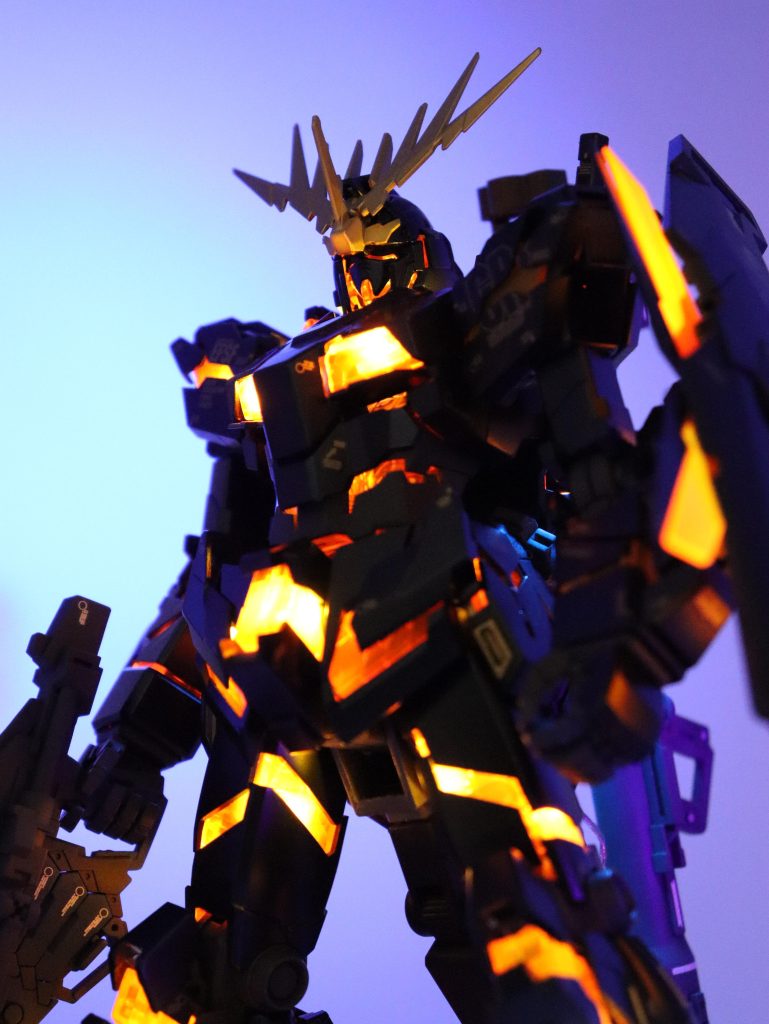 カメラアイは現在透明レジンでコピーして複製中ってことでなんもしてません。(なんでここクリアパーツじゃないんや・・・レジン複製がうまくいかなければ蛍光レッドで乗り切ります。