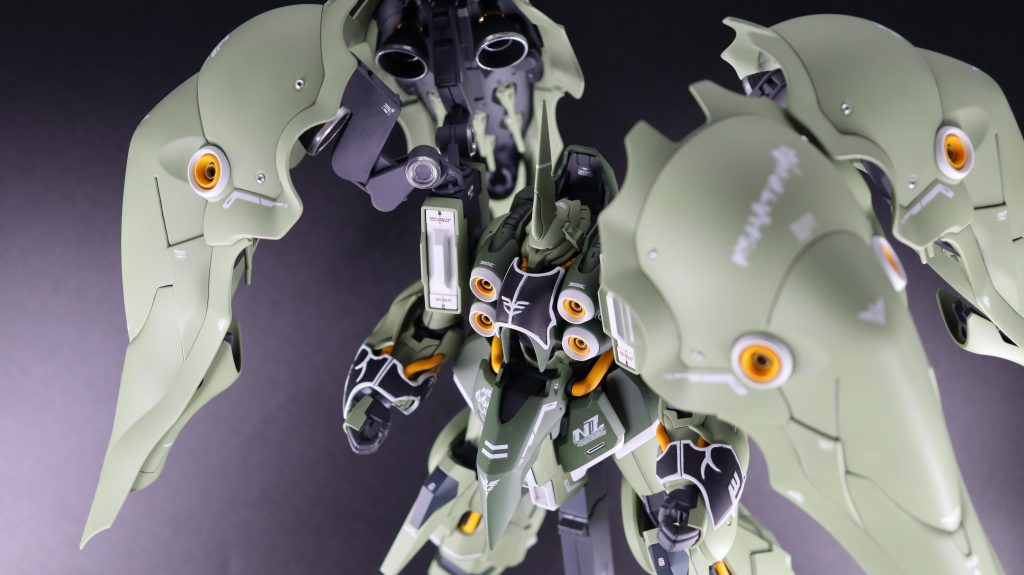 デカールはなんか中国語が書いてあるデカール使いました。(いいのかなええ感じの水転写デカールがこれしかないんですよねぇ。ほんのりメタルパーツをバインダーに付けてます。(目立たない)