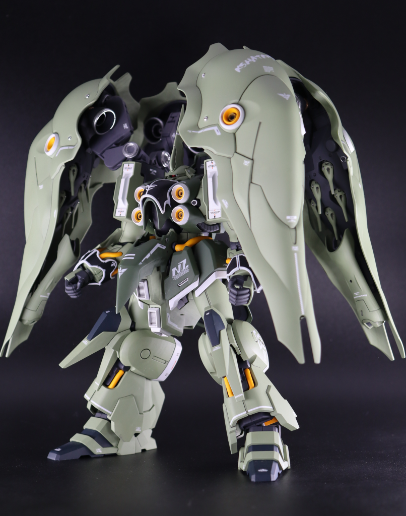 カラーリングは説明書のレシピは今回無視してやや「よもぎ」カラー気味な調色。カラーのレシピはノリで調色してたので覚えてません。ジェガンに近い色になってしまったので、その勢いでスタークジェガンも続けて塗装してますw