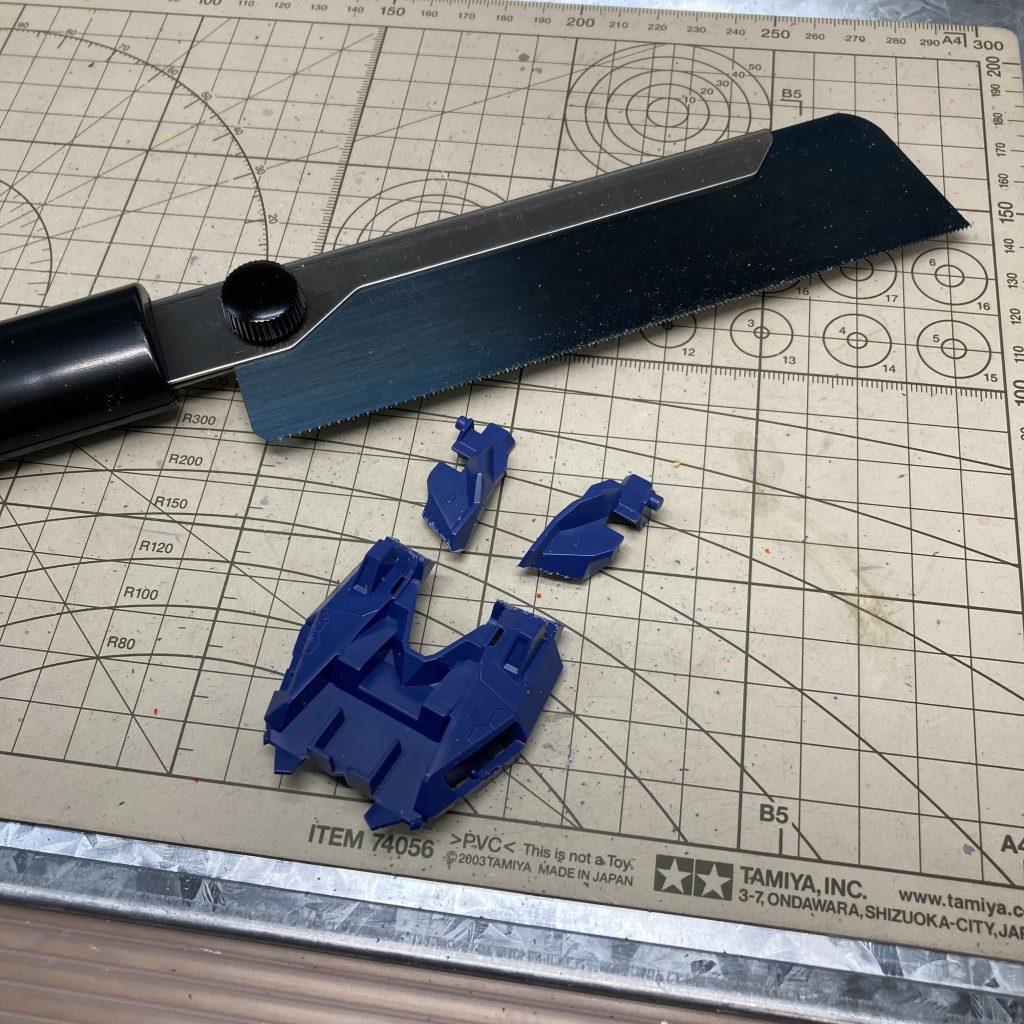 このためにカットソーを買ってきて切断。