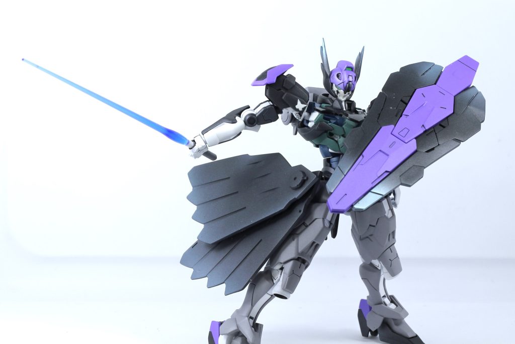 戦うことを想定してないのでちゃんとした武器は作ってないですが、一応サーベルは抜けます。あと、ガンビットのシールドモード。