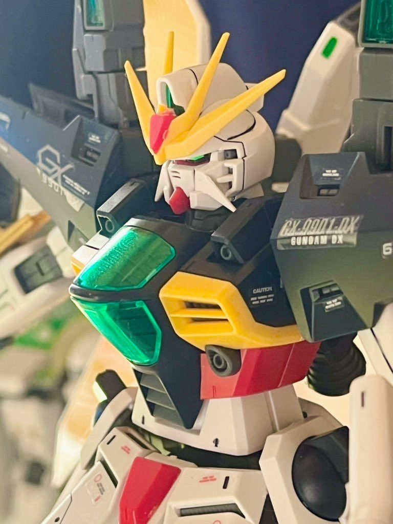 シールもかっこよかった(*^ω^*)次はムーンガンダムつくろかな🌕