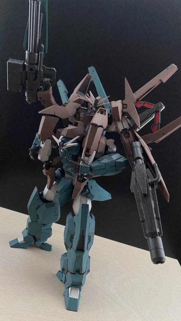 虎と狩人の間に　首と絞首台の間に煤原の火と　雹を降らす嵐の間に　太陽と雨雲の間に存在する絆流転する数奇な物語　友の手は固く結ばれた 