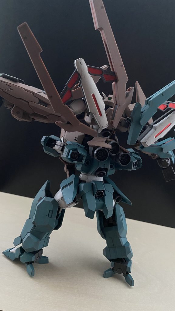 君は、ナートゥを踊りきることができるか。　以上、劇場版水星の魔女MMM(大嘘)でした。　この機体の肩車無双による戦いのようすは、聡明な皆様方には、説明不要だと思います。 