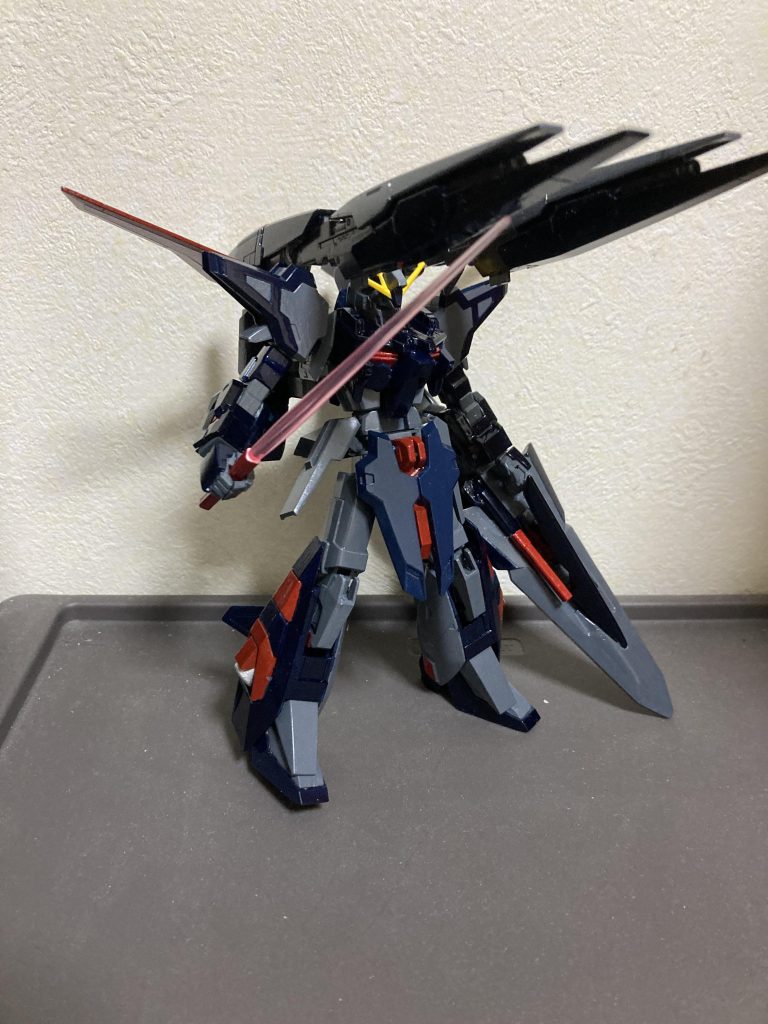 腕部とシールド、ビーム・サーベル、ハイメガキャノンはデルタカイのパーツで他はA-Zガンダムのパーツを使っています武装