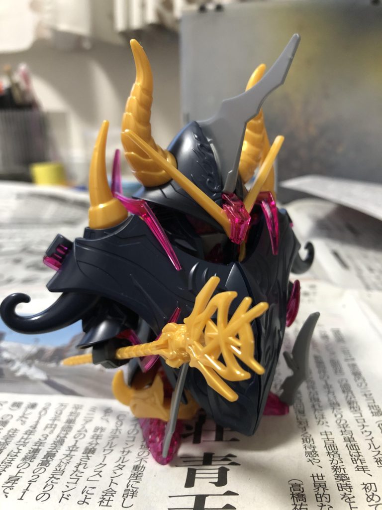 あまり残していないですが制作工程の画像を少々。パチ組み時点で往年のサタンガンダムを彷彿とさせるシルエット。