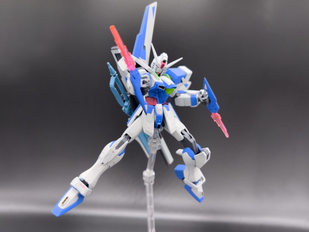 フラッシュエッジは根本の接続部分を流用した以外はほとんどフルスクラッチです。ここが設定画とゲーム内モデルで大きくデザインが違う部分ですね。