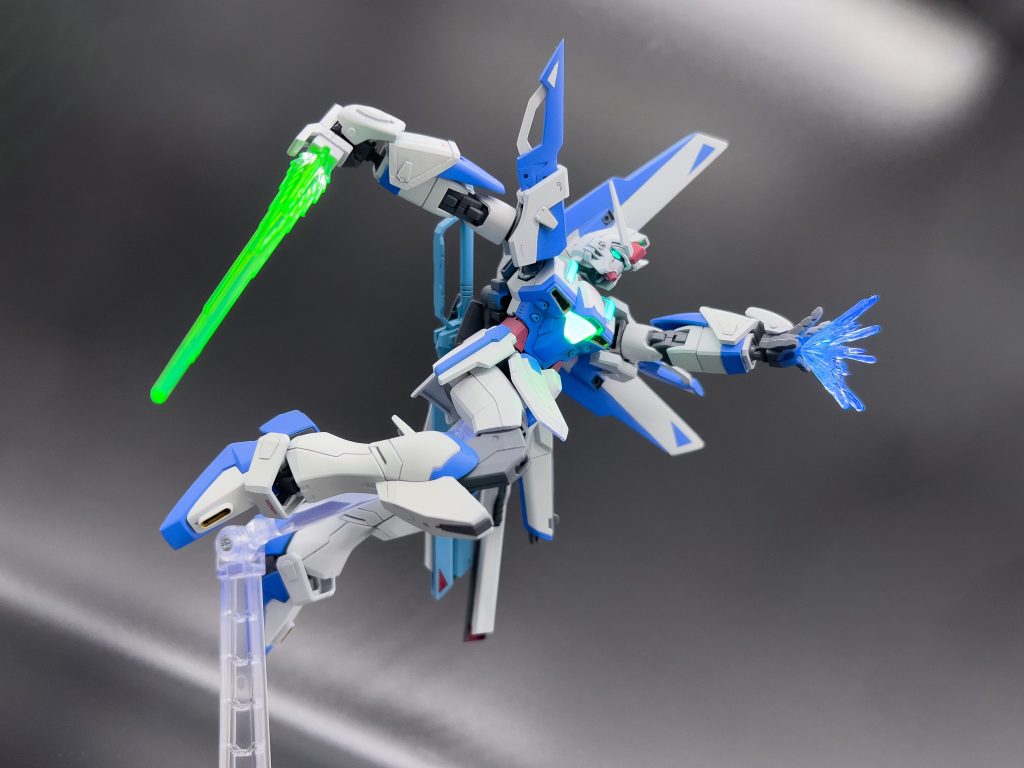 アイアンマン的な撃ち方をするパルマフィオキーナ。本当な両手分エフェクトがあるとそれっぽかったんですが用意できませんでした。