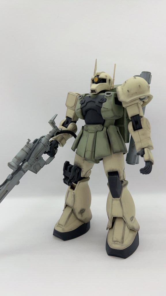 しゃがみ撃ち用の右膝が良いです。