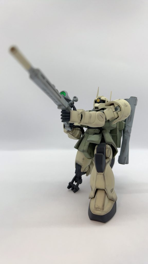 上ではなく下を狙って構えられると良いのですが。