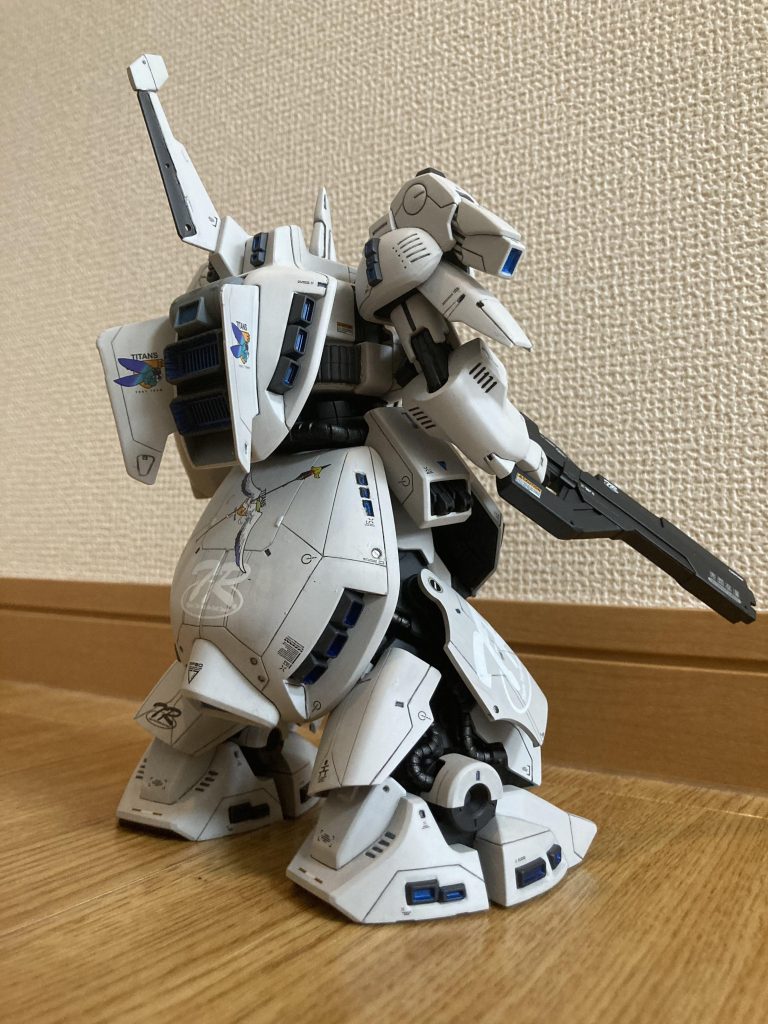 デカールは余り物をテキトーに配置しました。