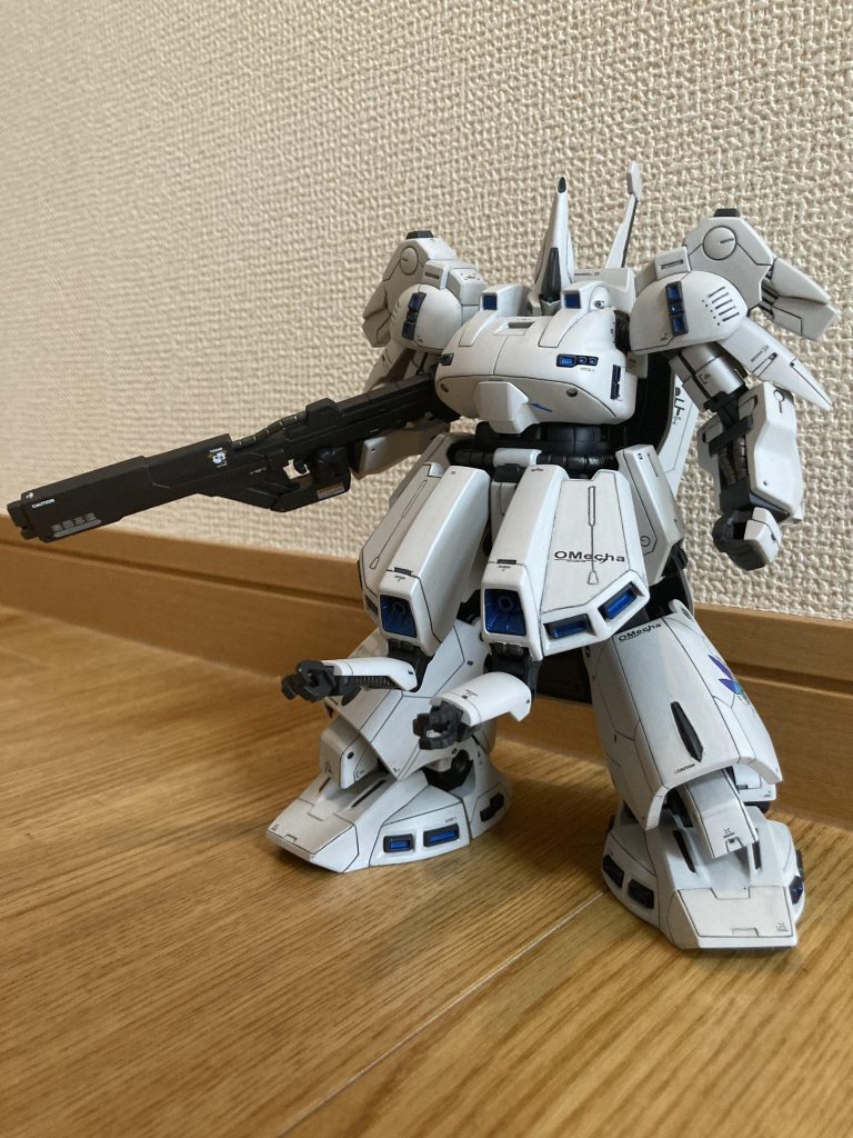 隠し腕。スジボリもスミ入れもなかなか技術が向上せず、筆塗りなので、ムラも多数。まぁ、でも元がカッコイイから、なんとなく形にはなったかな。ご覧いただきありがとうございました、