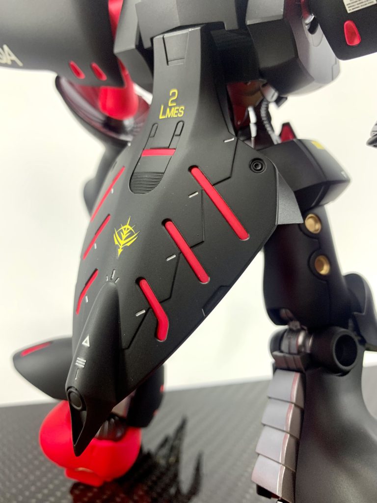 ファンネルコンテナを後ろから今回デカールは少なめのシンプル仕上げですが、間延び感はなく適度な情報量でとても良いキットですね。ファンネルもひとつひとつ砲口を開口し、塗り分けを行ったのですが完成後はほぼ見えず、写真を撮るのも忘れました！悲しい！