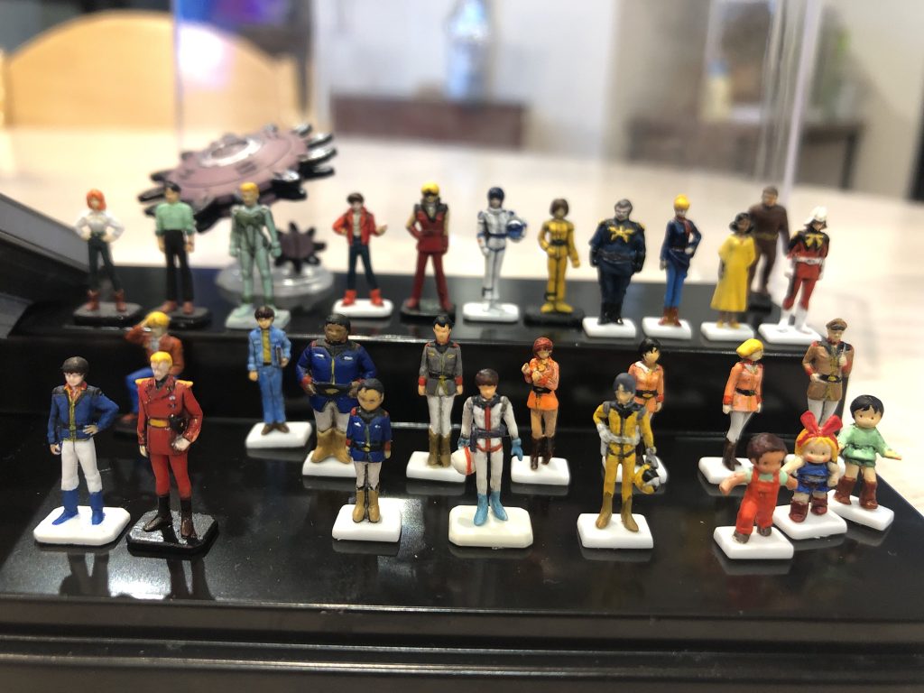 ホワイトベースチームカイとフラウはそれらしく加工したものです。