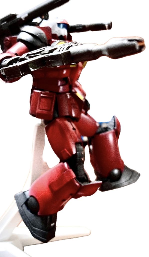 「いやいや、あの203は前線にいたよ。ゲルググ踏みつけてドム一撃だぜ？」