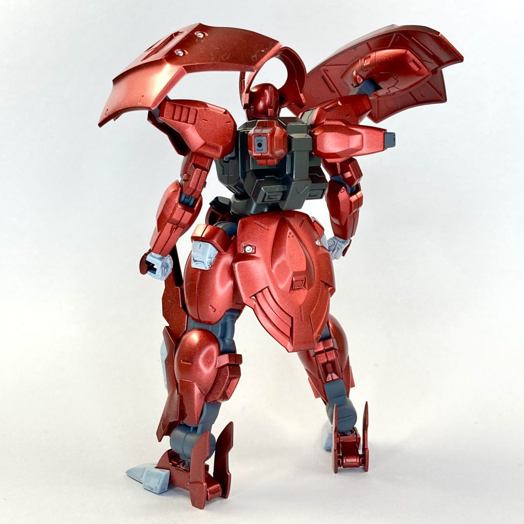 背面から細かい部分の塗装は4アーティストマーカーのシルバーを使用しています