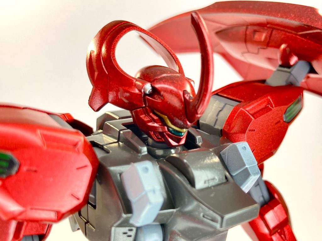 バストアップでギリギリ接写に耐えないクオリティー(おい)ヌルテカに反射するグラファイトブラックがいい味出してます👍