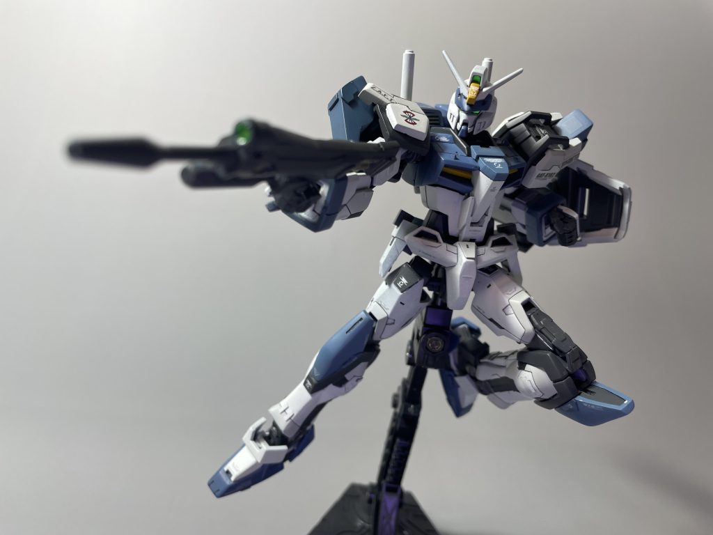 SEEDポーズストライクと比べると貧弱ですね悪い顔してしててホントかっこいいです!わかりますよね!!