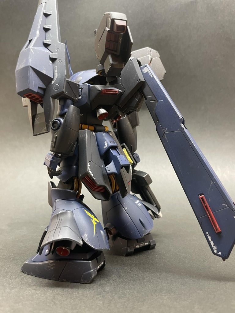 シールドブースターを固定しているマウント、ポリキャップを2個使用しているので、、色々な位置に持ってこれます。。