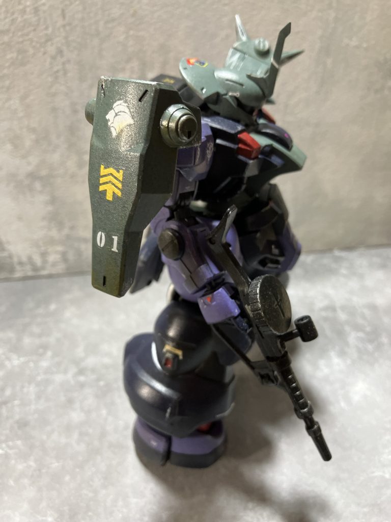 シールドにはジェターク社のマークを