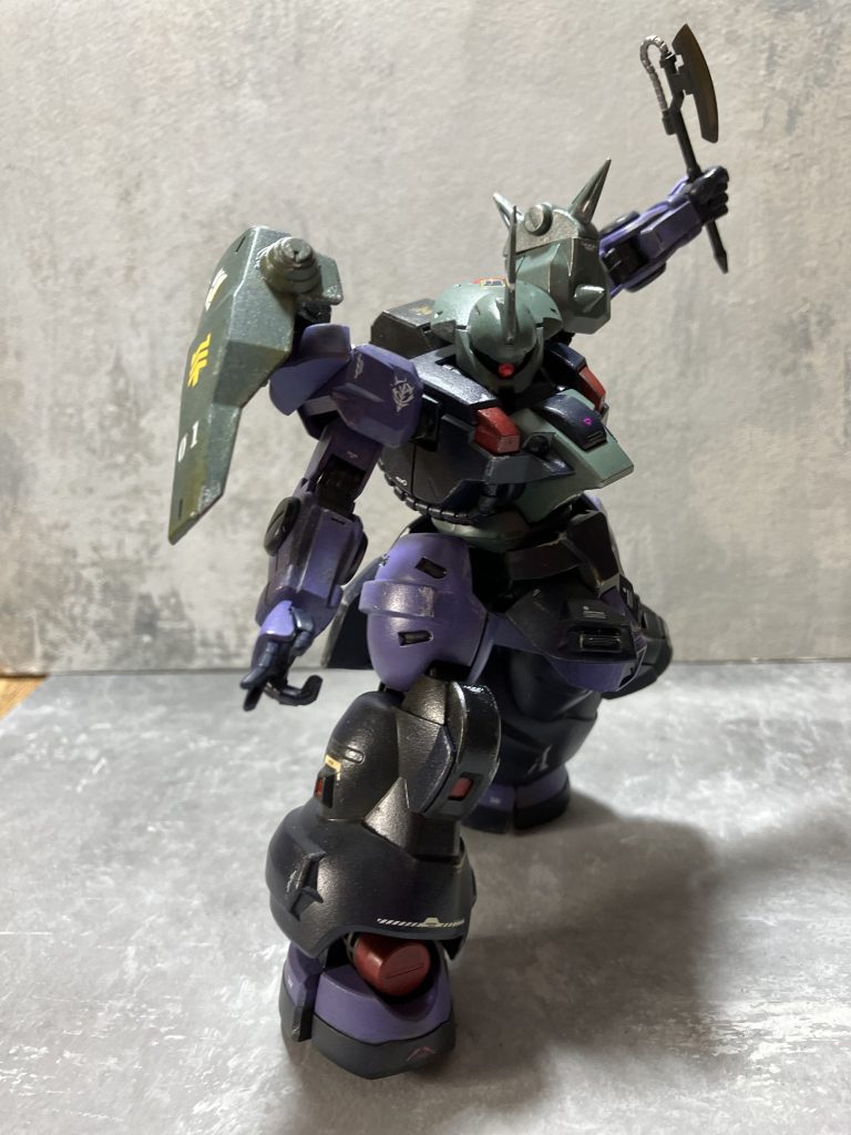 機体カラーは高機動試作型ザクを参考にしてます塗装はvicカラーでの筆塗りデカールは水星の魔女からディランザ一般機用と手持ちのコーションデカールを貼ってます