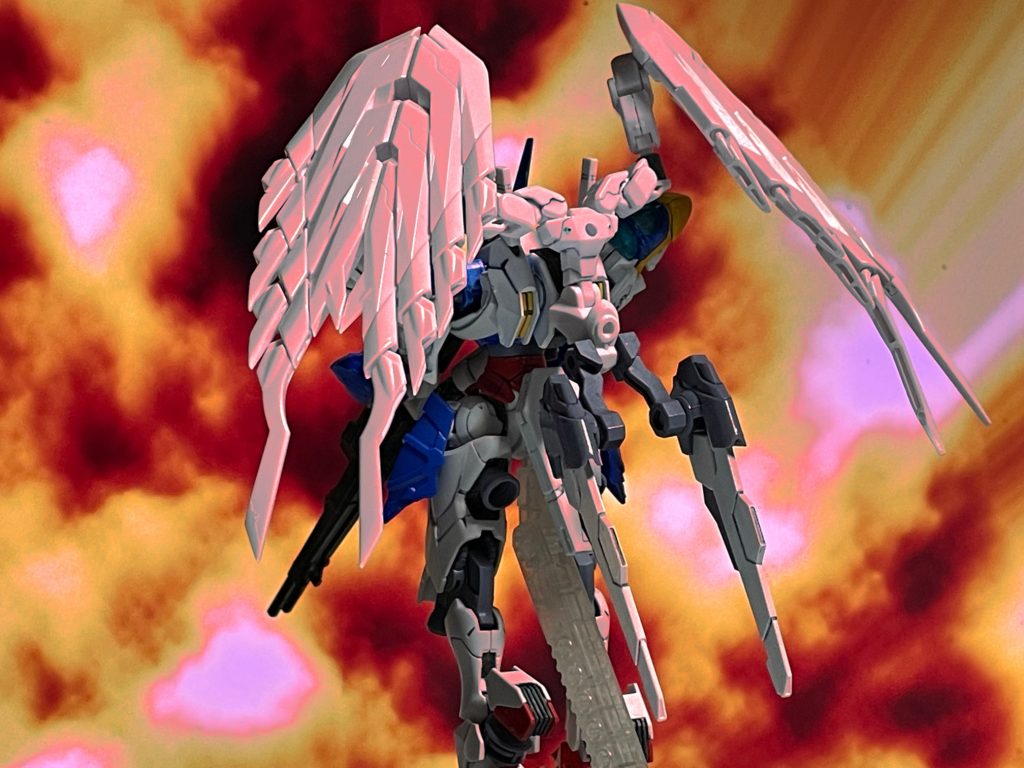 「任務完了」ツインバスターライフル(合体)二本のバスターライフルを連結してビームを放つ超破壊兵器。まともに当たれば生き残れる機体は無い。当然コロニー内で使用されることは無い。