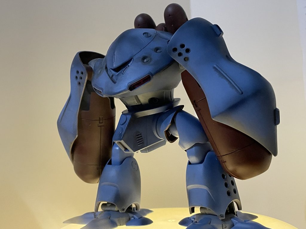 ミサイルポッドとジェットバックは、護衛艦の船体色に艦底色で仕上げました。