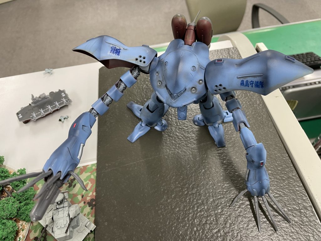 右肩に「霞城」、左肩と右肩の裏に「飛島守備隊」の表示をしました。