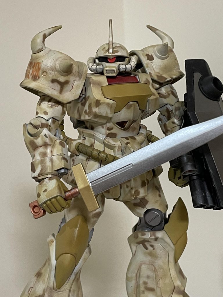 剣はアフリカっぽくメタルで金、銅をあしらい先住民族っぽく仕上げ