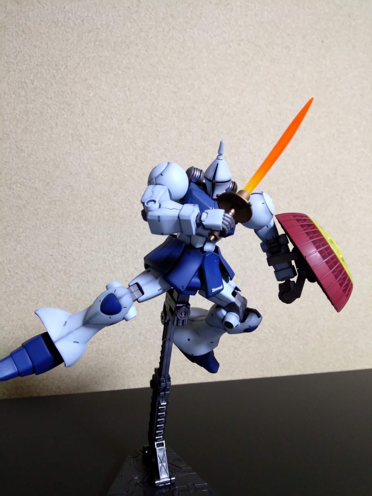 かなり可動範囲が広いのでポージングが決まります。