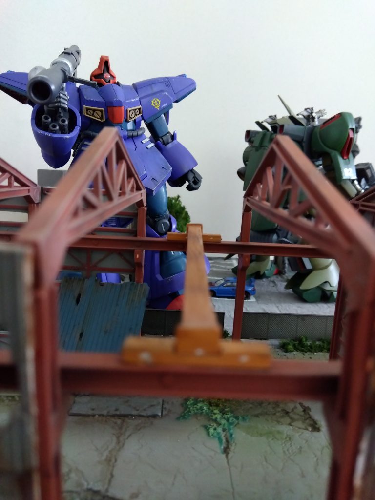 ここから先はガンプラと一緒に。