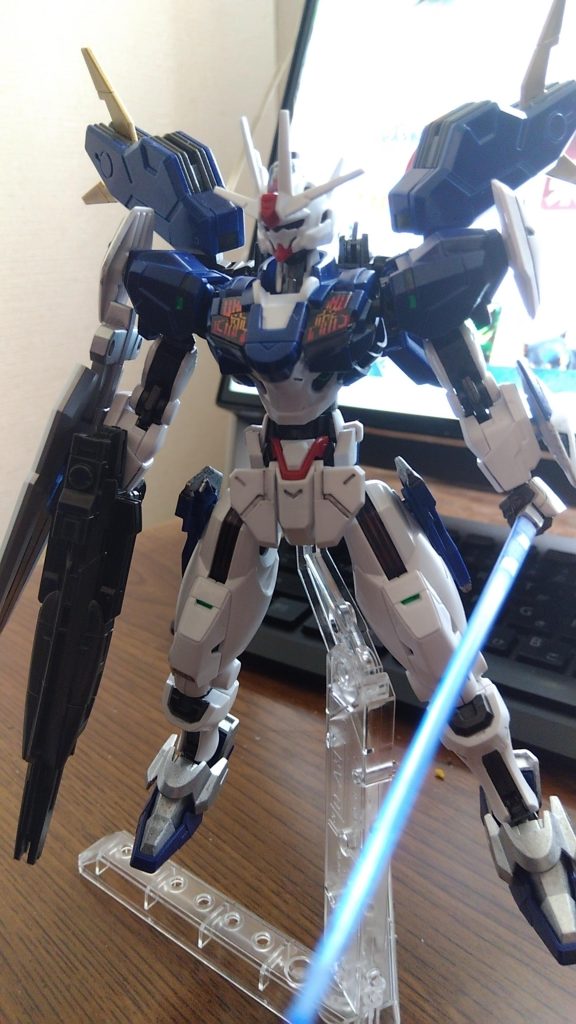 しかし、つくてtると思うけど、やっぱり、こいつ、かっこいいんだよな。やっぱり、ガンプラで作ると愛着って結構、湧くよね。