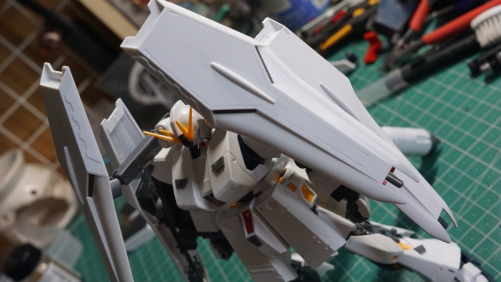 誤算があったのは、EGゆえの関節の弱さでしょうか。ポリとか一切なくて、柔らかめのプラのみなので一旦弱くなるともうダメですね。瞬着で太らしたりしても、受けの部分が広がっていくだけです。