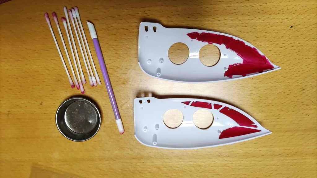 凹モールドを適当に塗って後で消す。マスキングが嫌いなのでこうやりましたがやはりマスキングも必要ですね。結局どっちも時間かかる。