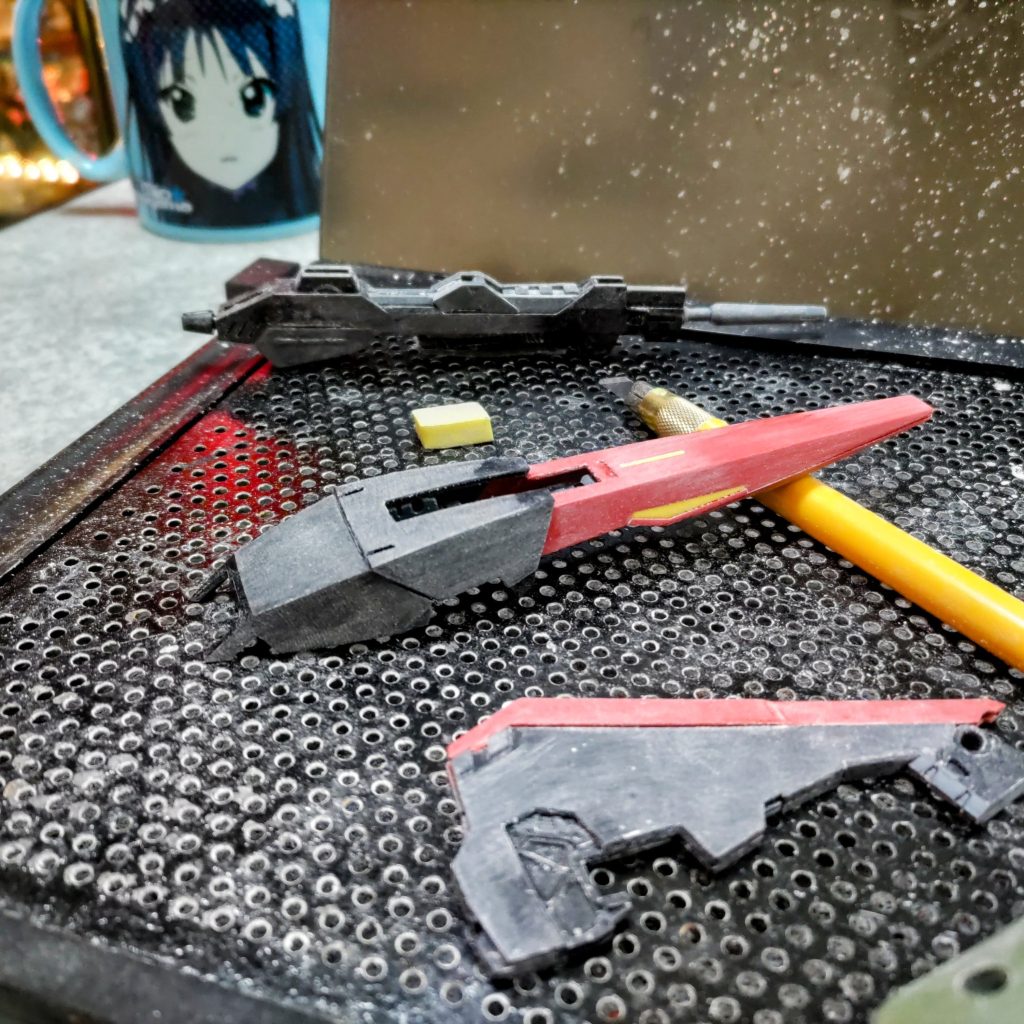 結構ヒケがあったので、表面処理を頑張りました。