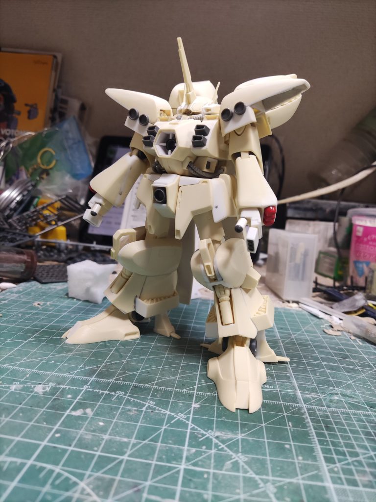 なるだけキットをいかして改修バーニア関係は市販マテリアルミサイルはズサさんに貰いました 