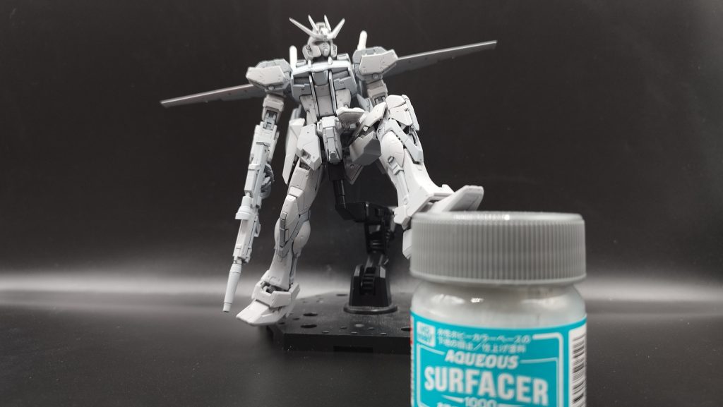 サフは水性サーフェイサーを使用してます。匂いが気になる方にお勧めです。