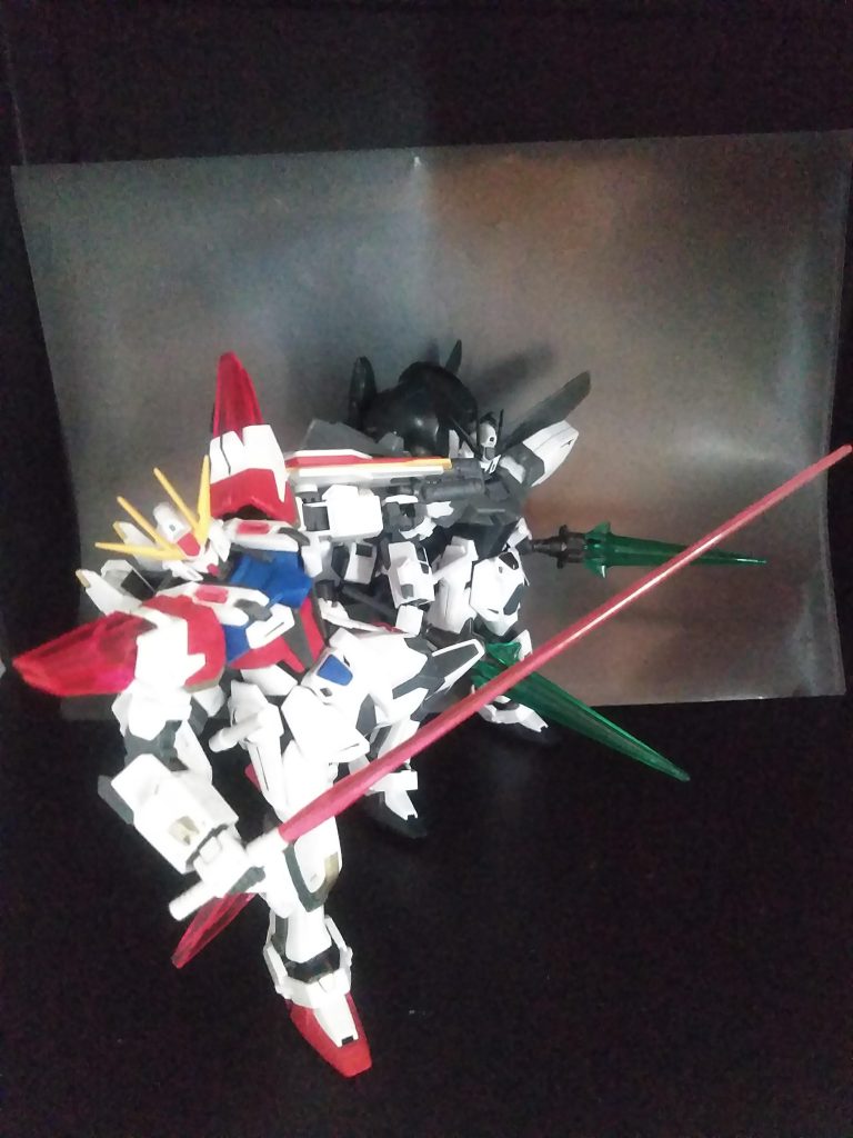 機能などは『劇中ワンシーン』しか確認出来ないので解りかねます😖『ビーム サーベル 抜刀』