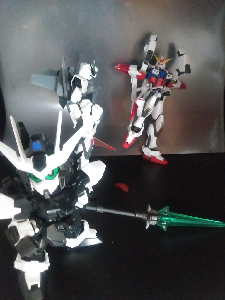 三人いると画面が狭い!😠お目汚し ありがとうございました。