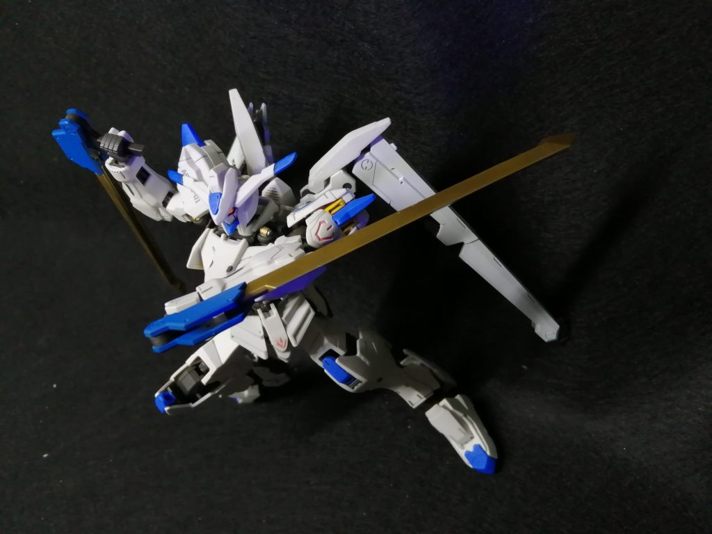 トンファー刺突、斬撃に使われる超近距離武装