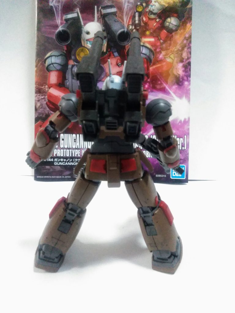 まぁ『ジオニスト』なので無印の『ガンダム &ガンタンク』も造った事はありません😤(興味が湧かないのです)例外は『Gアーマーに付属するガンダム』だけですね😋この『バック パック』ごと交換するの、新たな発想ですね😲(今まではキャノン部とミサイル部の入れ替えですかね?)