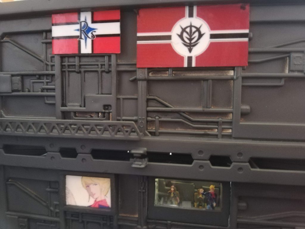 ランバ・ラル隊が地球に降下した直後に、木馬と遭遇し、一戦交えるシーンが好きで…というか、大好きなハモン様を作りたくて、ザンジバルの格納庫を制作しました。