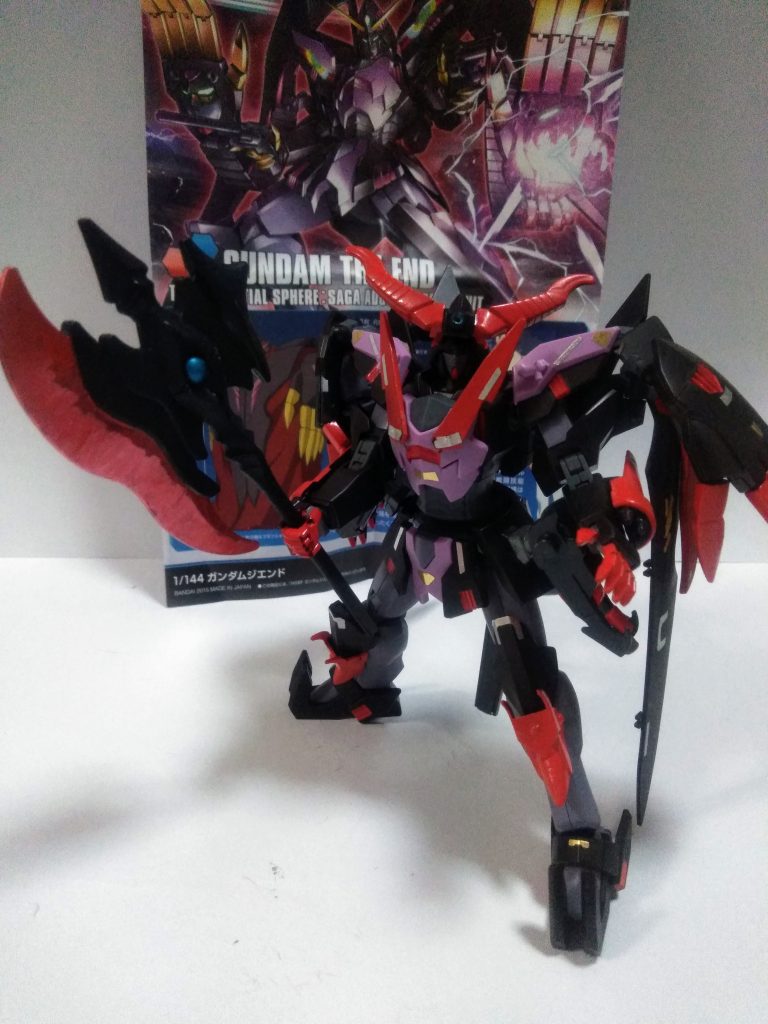 素体でも『悪のガンダム感』が有りますが、其処はソレ、何時も通り『盛っちゃいました😋』  D戦記より『ベクター アックス』
