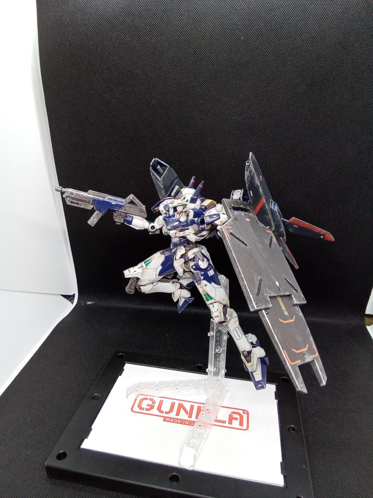 GUND,フォーマットがないのでビットは使えない っと言うことで普通のライフルと普通のシールドを装備