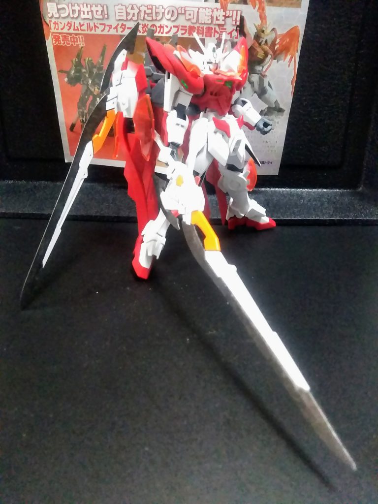 先ずは『コウエン・ユウセイ』が駆る 『ウイング ガンダム ゼロ 炎 カスタム』『フェザーブ レイド 』