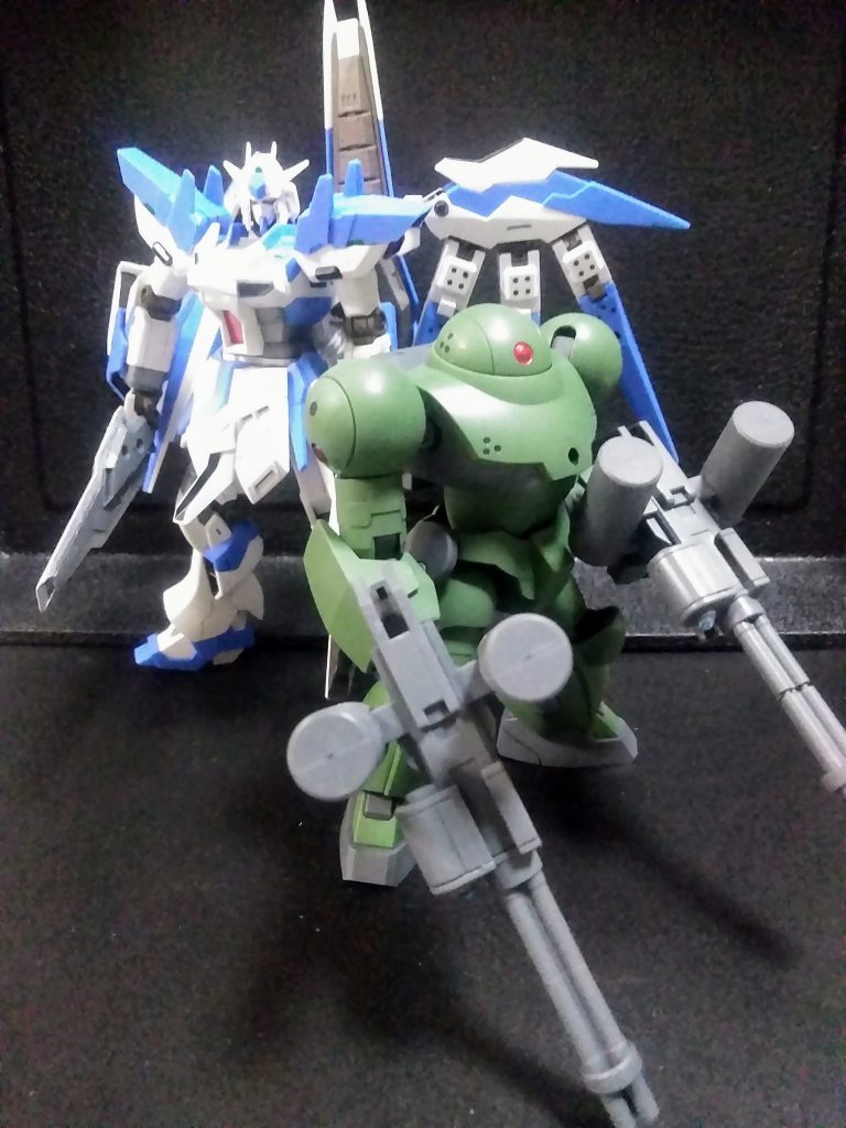 『アメイジング Hi-ν ガンダム ヴレイブ 』はヤッツケ感を感じますが、『 ハイ モック』はいい仕事をされてます😍 『専用ウェポンセット』が販売される位だから、相当人気が有ったんでしょうね🤗 複数揃えたくなります。お目汚し ありがとうございました。