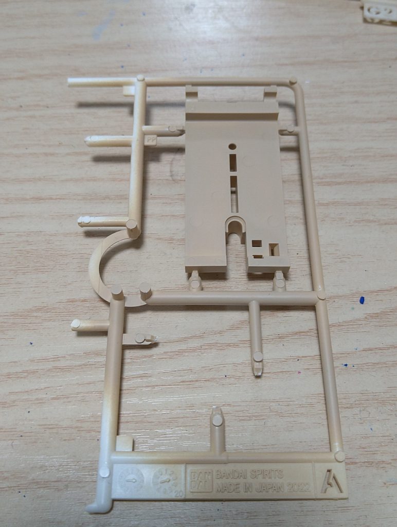 ランナーにＭｒ．カラースプレーのタンをベースカラーとして塗装