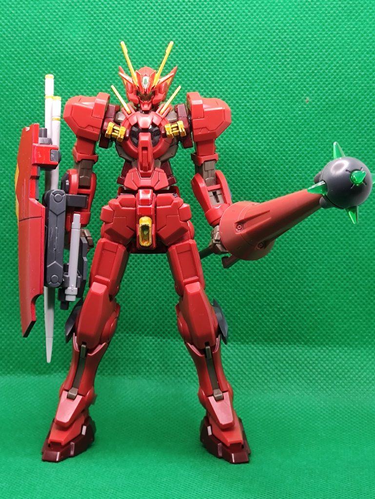 メイン武器はGNポールハンマー僕が左利きなので左手に装備右手のシールドにいろいろ武装追加ほぼトリケロス