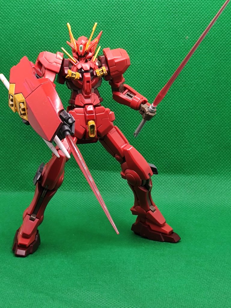 マウントしてるビームサーベルは取り外し可能でビームガンからもサーベル上のビームが出る