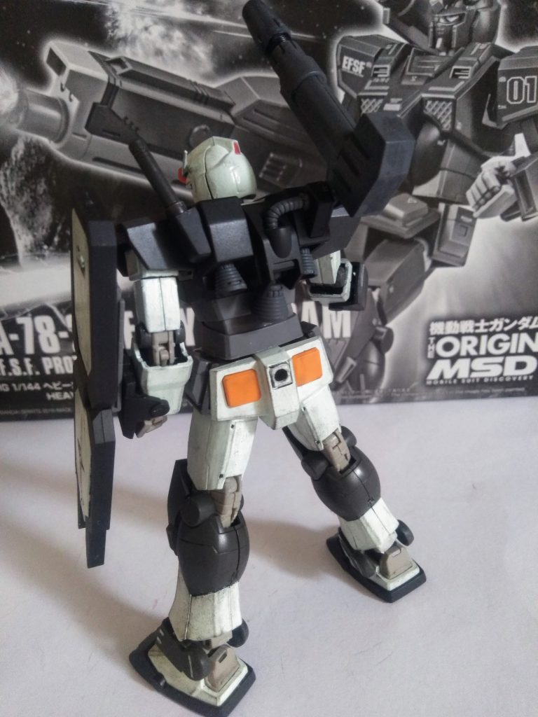 組んでて、『水中型 ガンダム』と様子が似てたので、素体は『局地型 ガンダム』でしょうか?(局地型は組んだことないんで解らんのです😋)